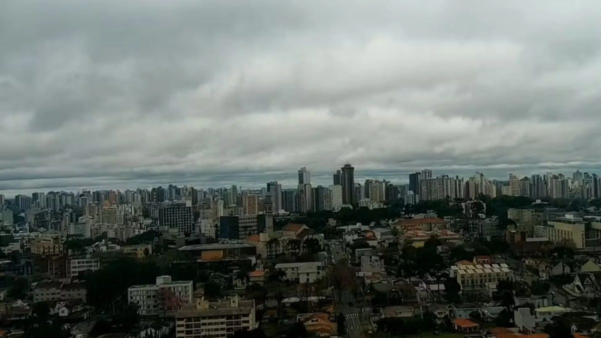 Após domingo com quase 40°C, Paraná tem previsão de calor intenso e chuva para a semana; saiba mais