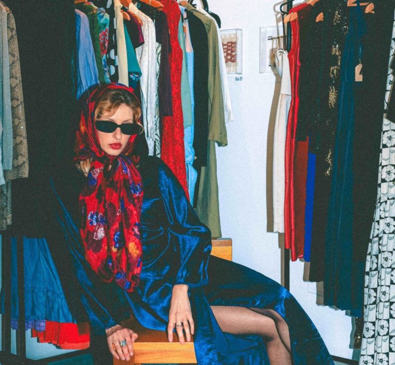 “Bazar de Maravilhas” reúne peças vintage em Curitiba