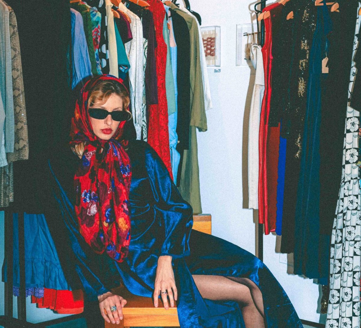 “Bazar de Maravilhas” reúne peças vintage em Curitiba