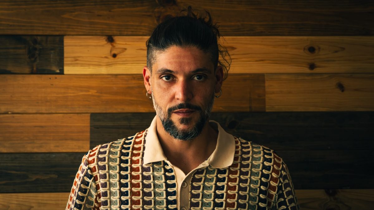 Cantor maranhense Rômmel leva “Arranjos” aos palcos do Canadá em série de shows que celebra 20 anos de carreira