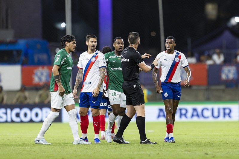 CBF define arbitragem para Palmeiras x Bahia pelo Brasileirão; veja escala