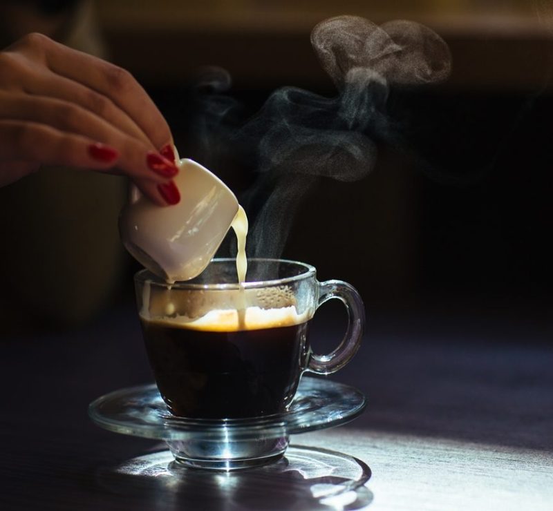 Cheiro de café fresco é associado a melhora momentânea do humor