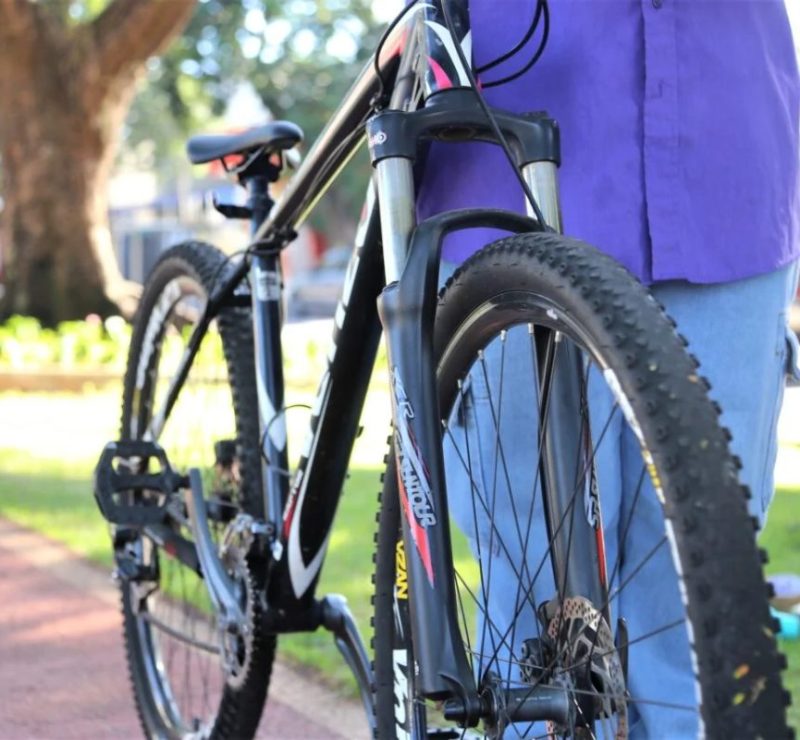 Cicloativistas em Curitiba fazem ato no Dia Mundial Sem Carro