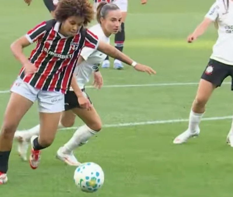 Com bets nas camisas, São Paulo vence Corinthians no feminino