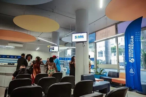Com salários de até R$ 3 mil, Salvador abre 398 vagas de emprego