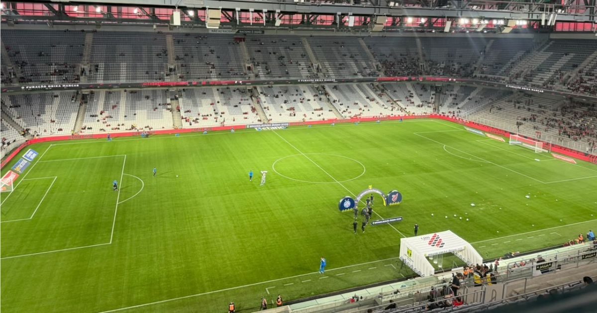 Confira as escalações oficiais de Athletico-PR x Bahia, pela 28ª rodada do Brasileirão 2026