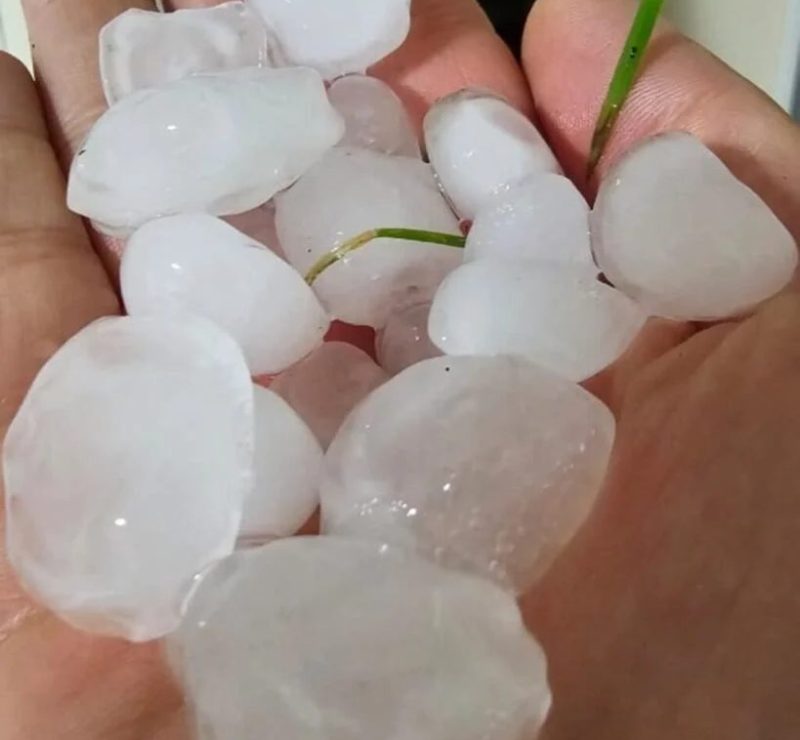 Defesa Civil emite alerta vermelho para temporal, vento e granizo em Curitiba