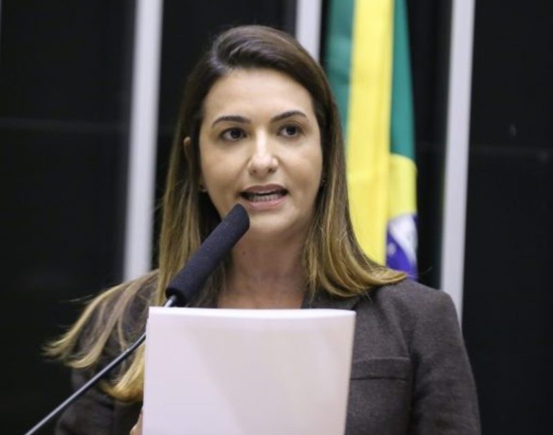 Deputada federal Roberta Roma é submetida a cateterismo em Salvador após mal-estar
