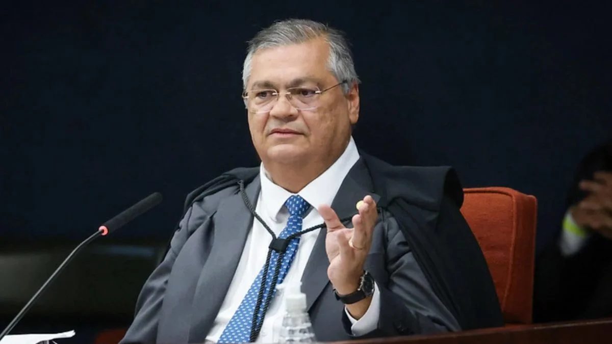 Dino manda PF investigar atuação da CVM no caso Master