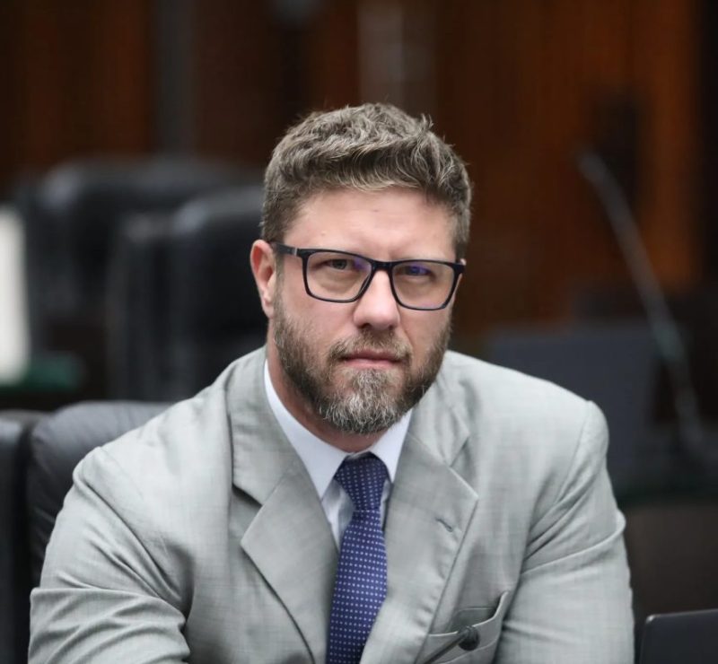 Eleições 2026 no Paraná: Requião Filho concede entrevistas e participa de reuniões e evento de campanha