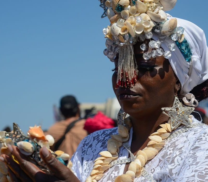 Eleitores de religiões afro se sentem invisíveis em campanha eleitoral