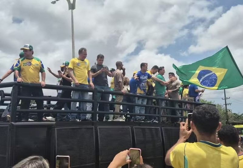 Flávio Bolsonaro apresenta propostas para Judiciário e segurança durante agenda em São Luís