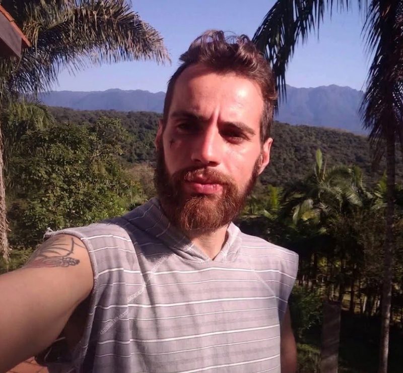 Homem encontrado morto com a cabeça dentro de uma bolsa na Grande Curitiba deixa dois filhos