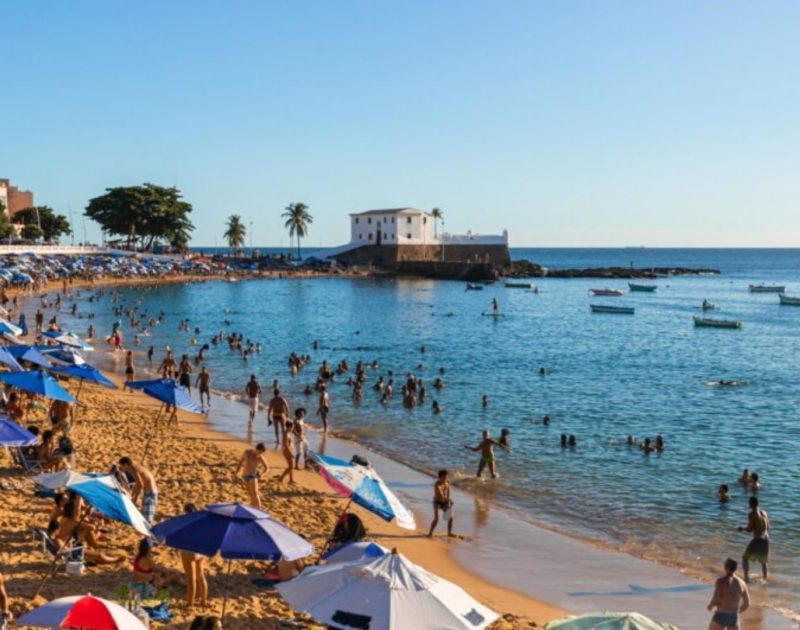 Inema aponta 24 pontos impróprios para banho nas praias de Salvador em novo boletim