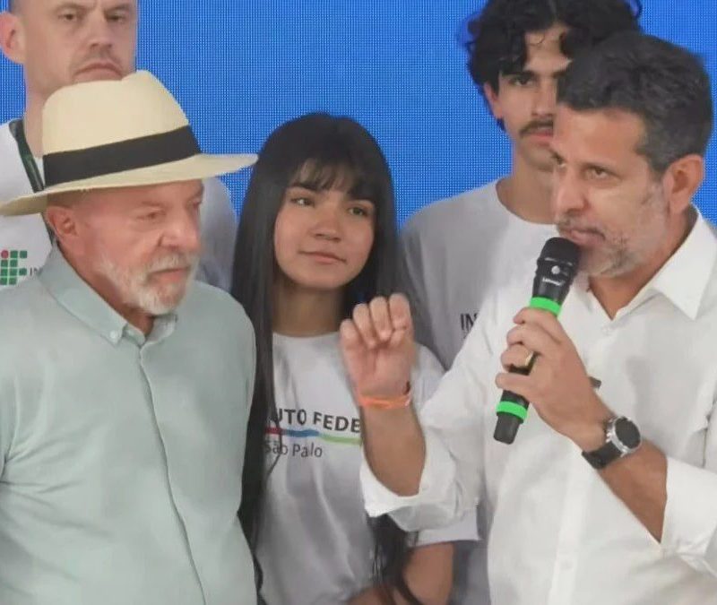 Lula assina portaria que autoriza 19 institutos federais em 12 Estados
