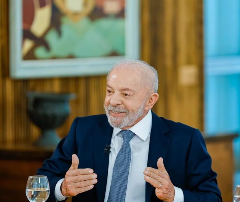 Lula defende mandato no STF e não promete mulher na vaga