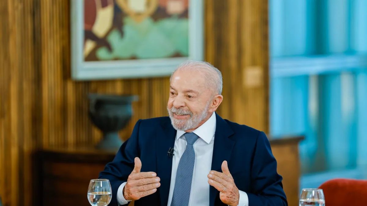 Lula defende mandato no STF e não promete mulher na vaga