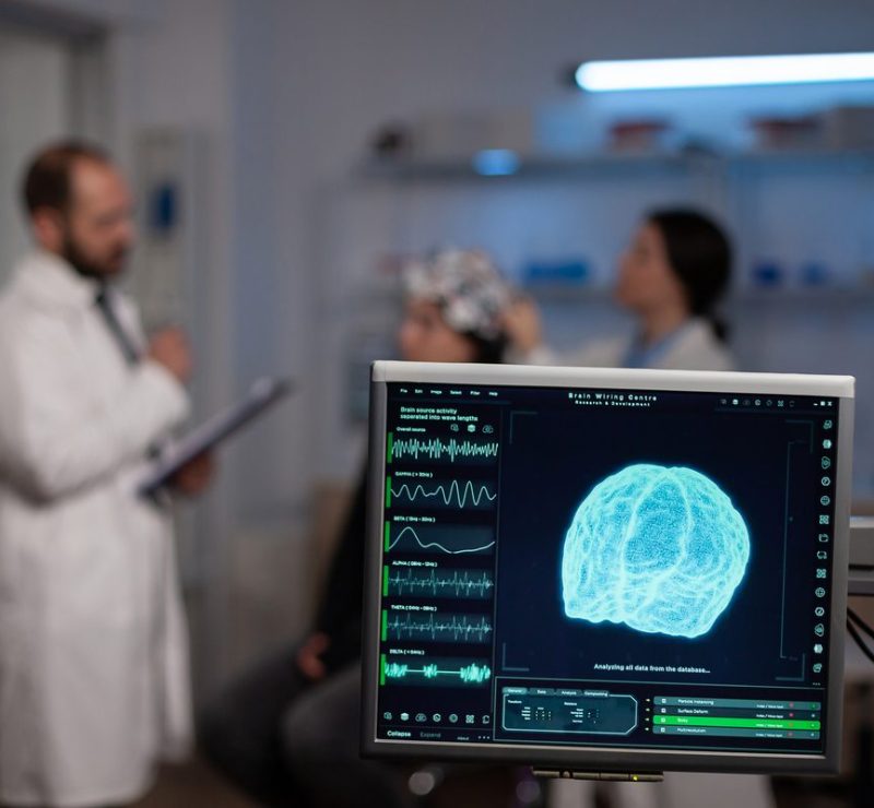 Microchips cerebrais captam impulsos neurais para recuperar a mobilidade