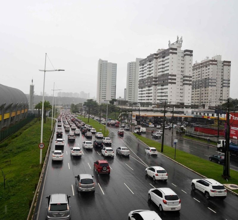 Moradores de Salvador gastam mais de duas horas por dia em deslocamentos