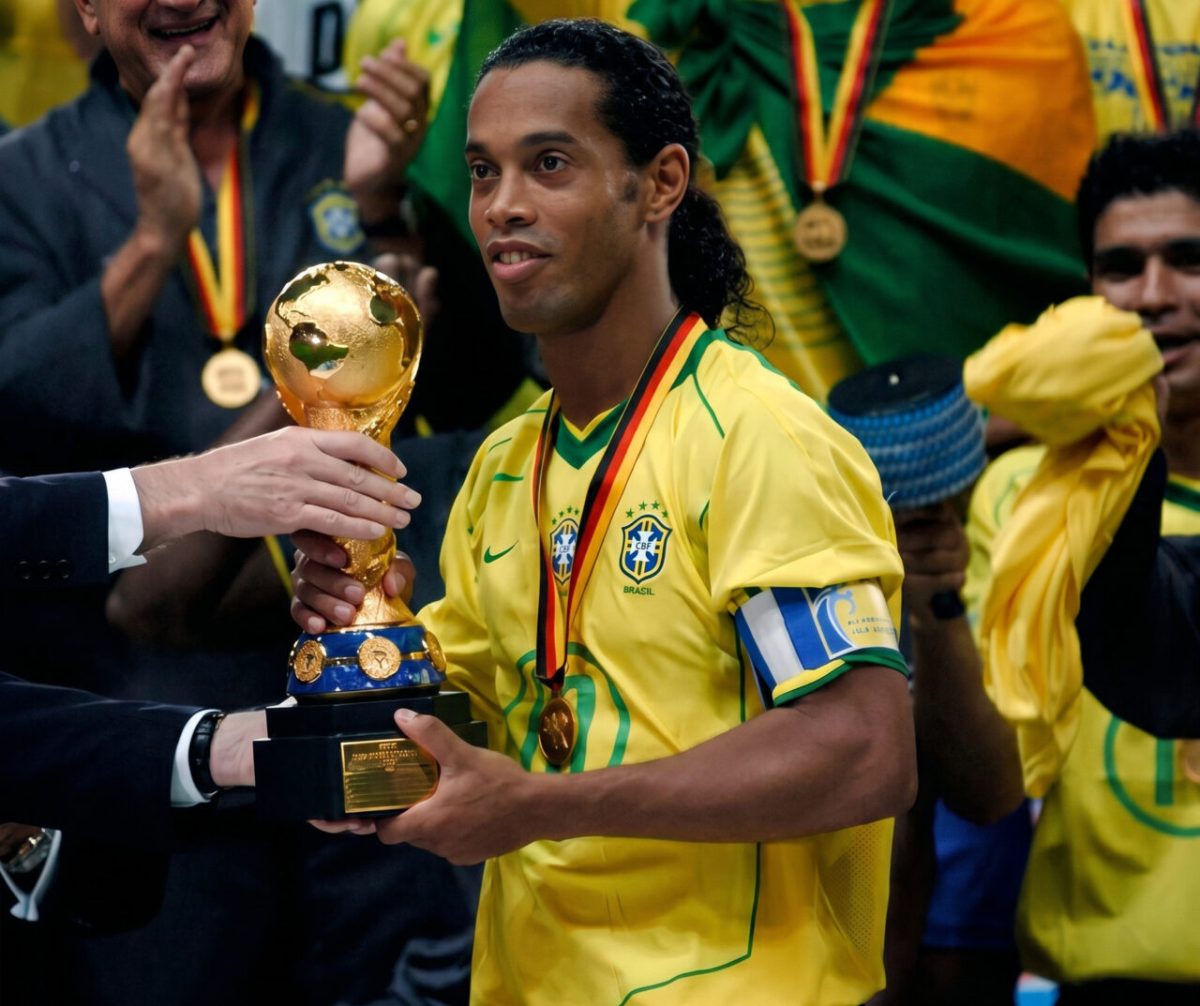 Partida em Curitiba reúne Ronaldinho Gaúcho e outros campeões mundiais