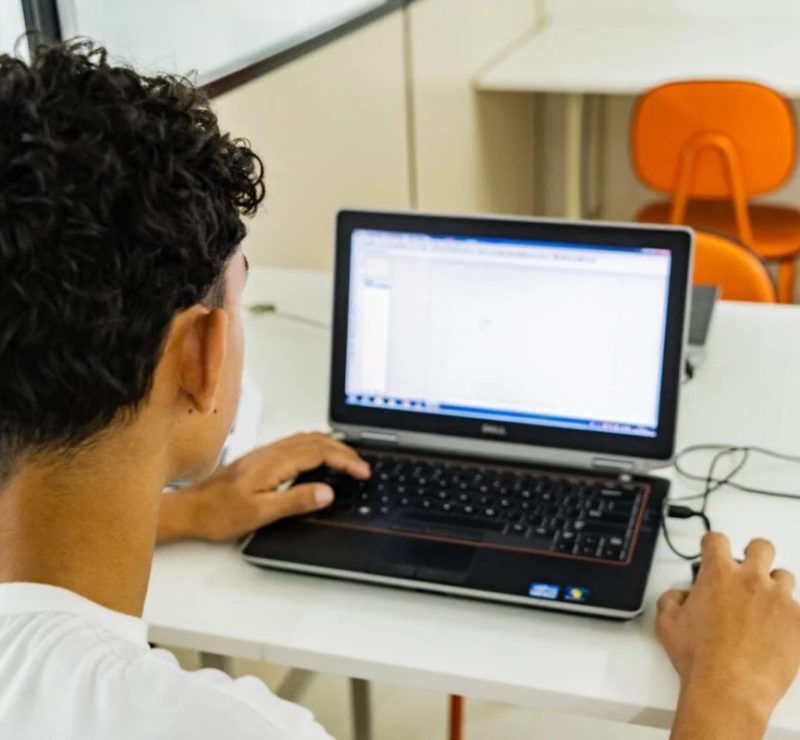 Período de inscrições para cursos técnicos na rede estadual do Paraná começa nesta quinta