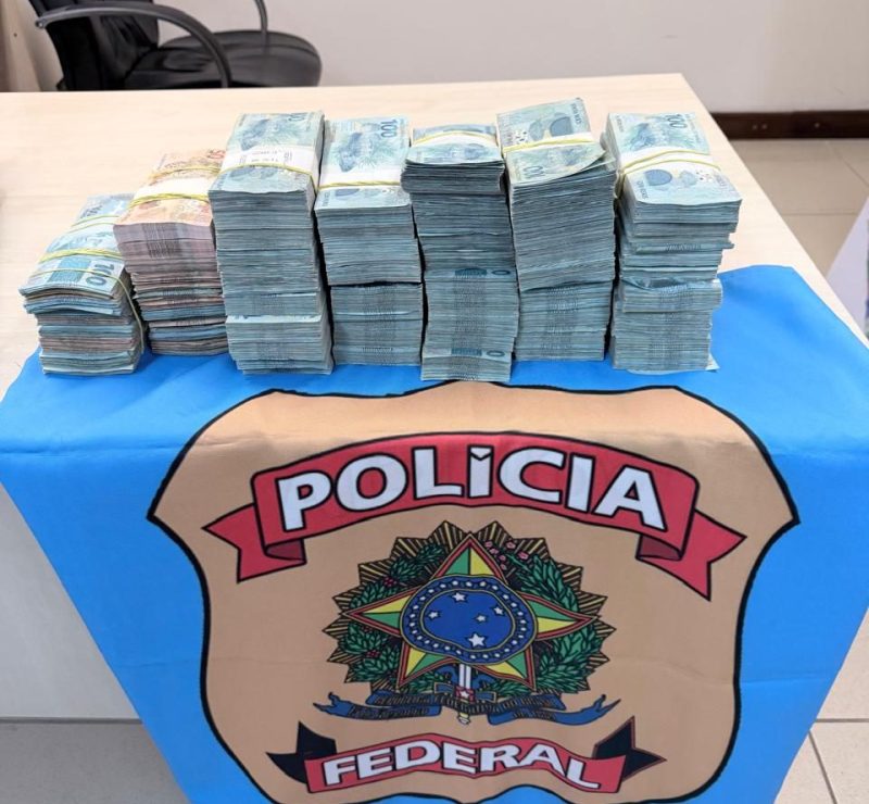 Polícia Federal apreende R$ 590 mil em investigação sobre crimes eleitorais em Maceió