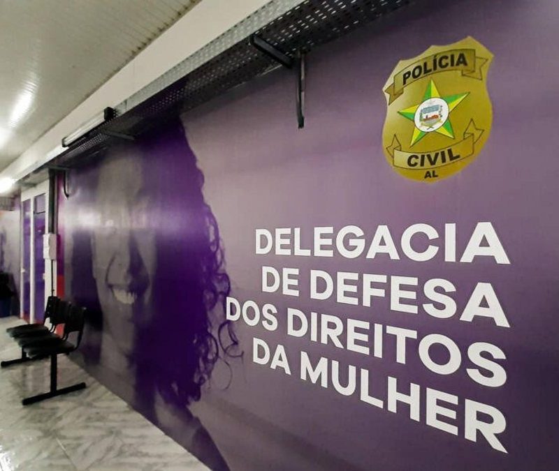Por não aceitar fim de relacionamento, homem ameaça a ex e dá soco no rosto da mãe dela, em Maceió