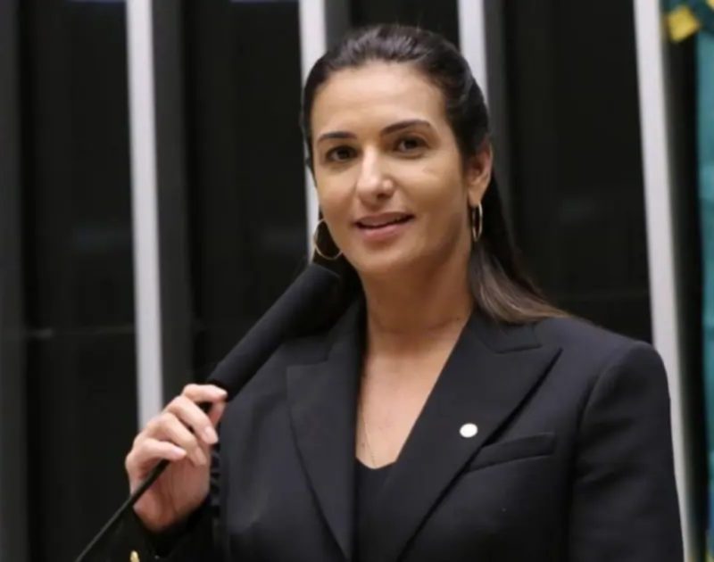 Roberta Roma está estável após infarto e permanece internada em UTI em Salvador