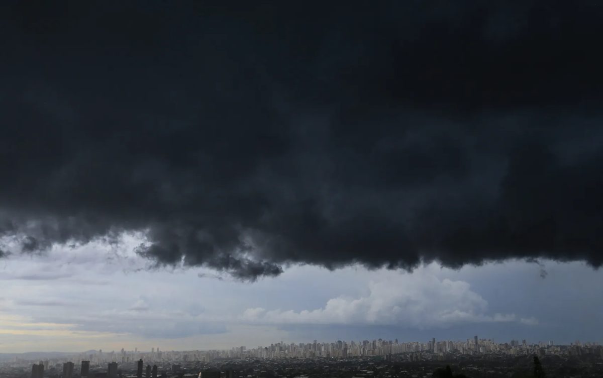 Tempestades com ventos fortes e até chuva de granizo são esperadas para Goiás na primavera