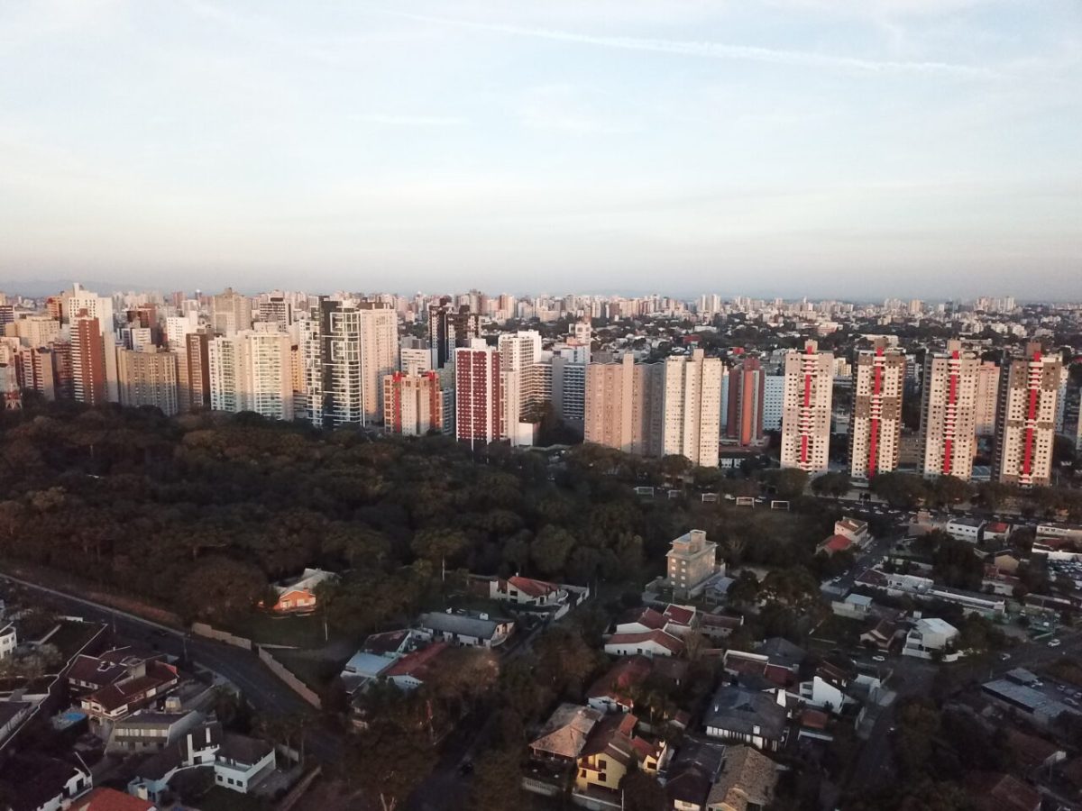 Ticket médio dos imóveis usados em Curitiba passa do meio milhão. Veja os bairros mais procurados