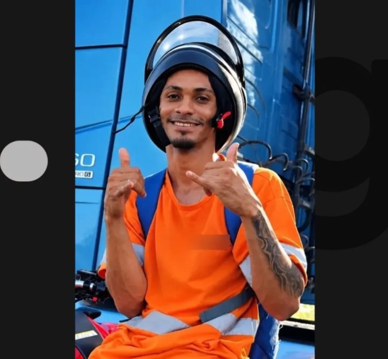 Trabalhador morre após bater motocicleta em traseira de caminhão no interior da Bahia