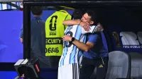 Van Bommel estreia pela Holanda e marca 3ª geração da família na seleção