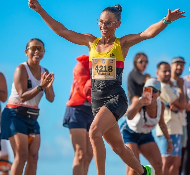 Vaniclea Moura conquista primeiro lugar nos 42 km da Maratona Salvador 2026 e mira novas marcas na carreira