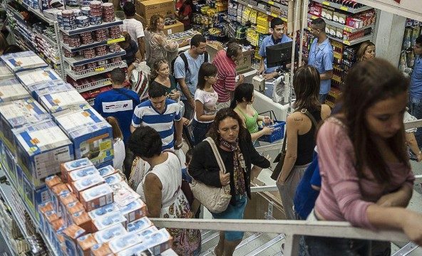 Varejo do Paraná inicia segundo semestre recuperando vendas