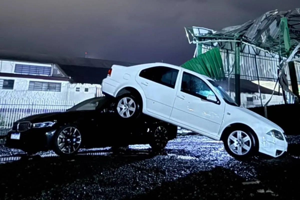 VÍDEO: com ventos de mais de 100 km/h, Paraná tem catedral destelhada e carro levantado durante tempestade