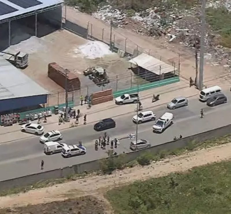 Acidente entre duas motos deixa pessoa morta e outra ferida na PE-22, no Grande Recife