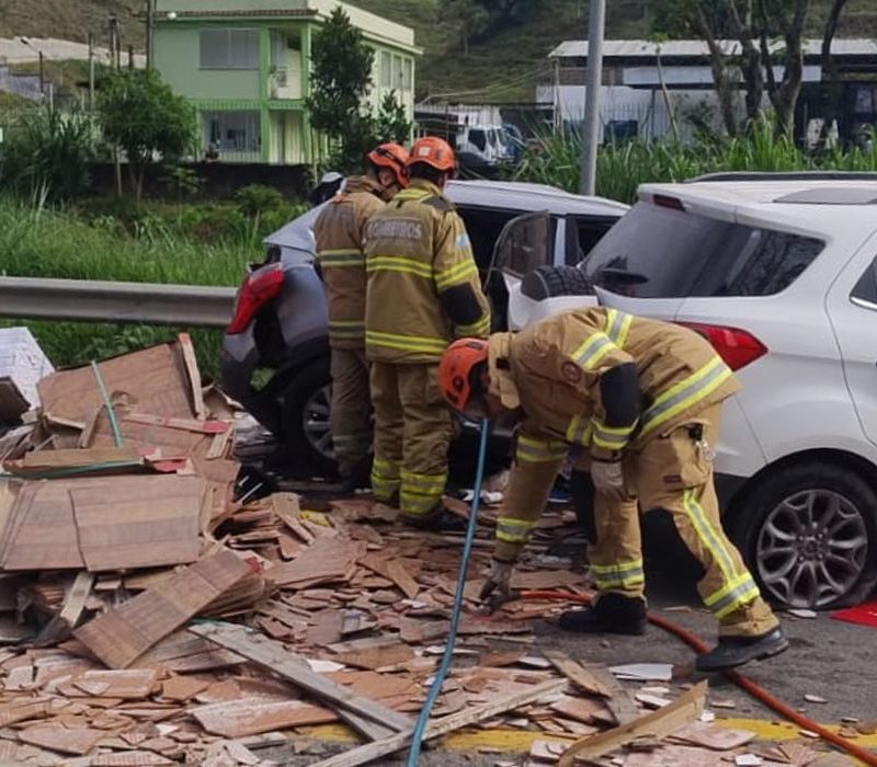 Acidente na BR-393, no RJ, deixa cinco mortos e nove feridos