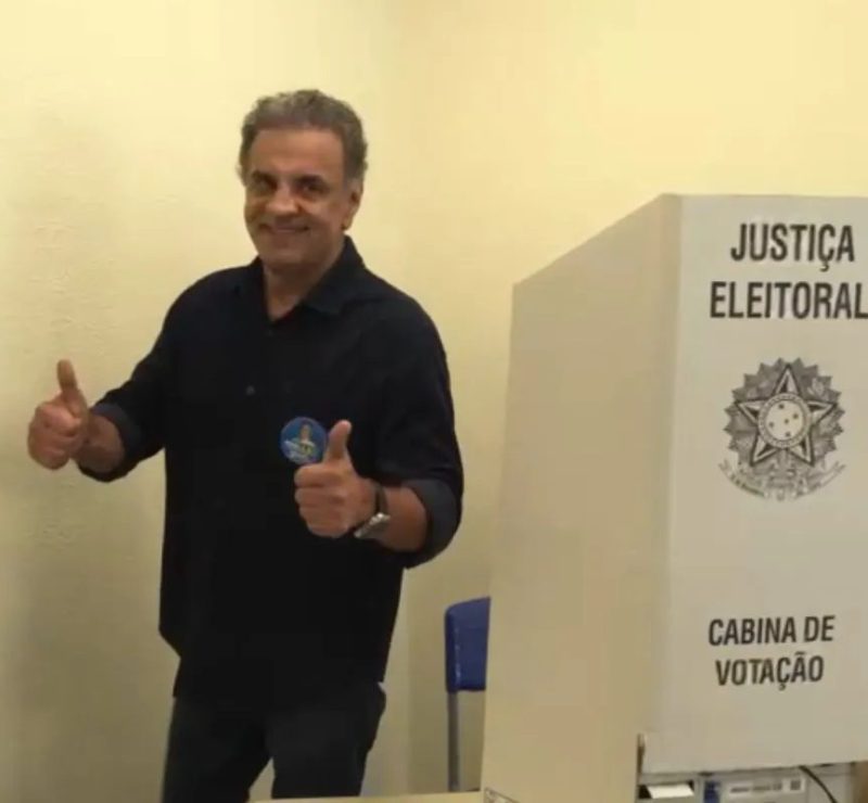 Aécio Neves (PSDB) vota em Belo Horizonte