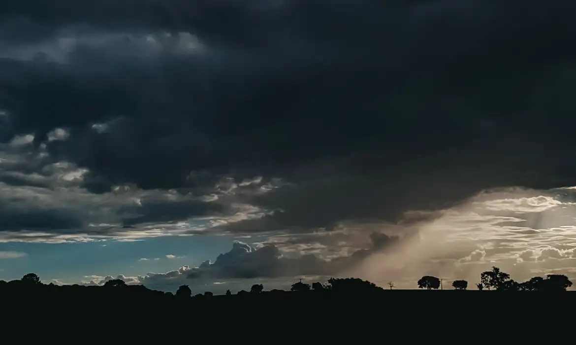 Alagoas tem três cidades com alerta de tempestade nesta terça-feira (27)