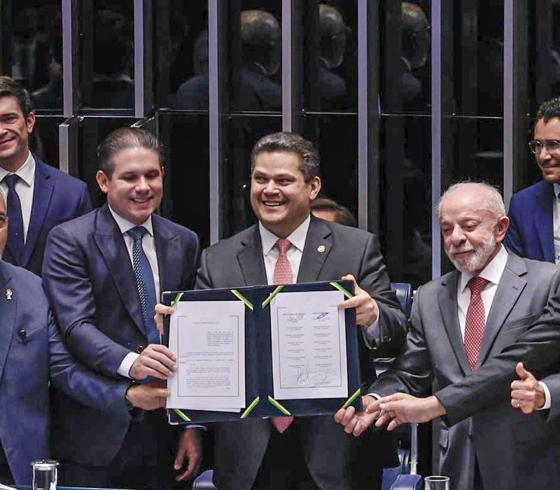 Alcolumbre homenageia Paim no fim da 6×1; entenda motivo