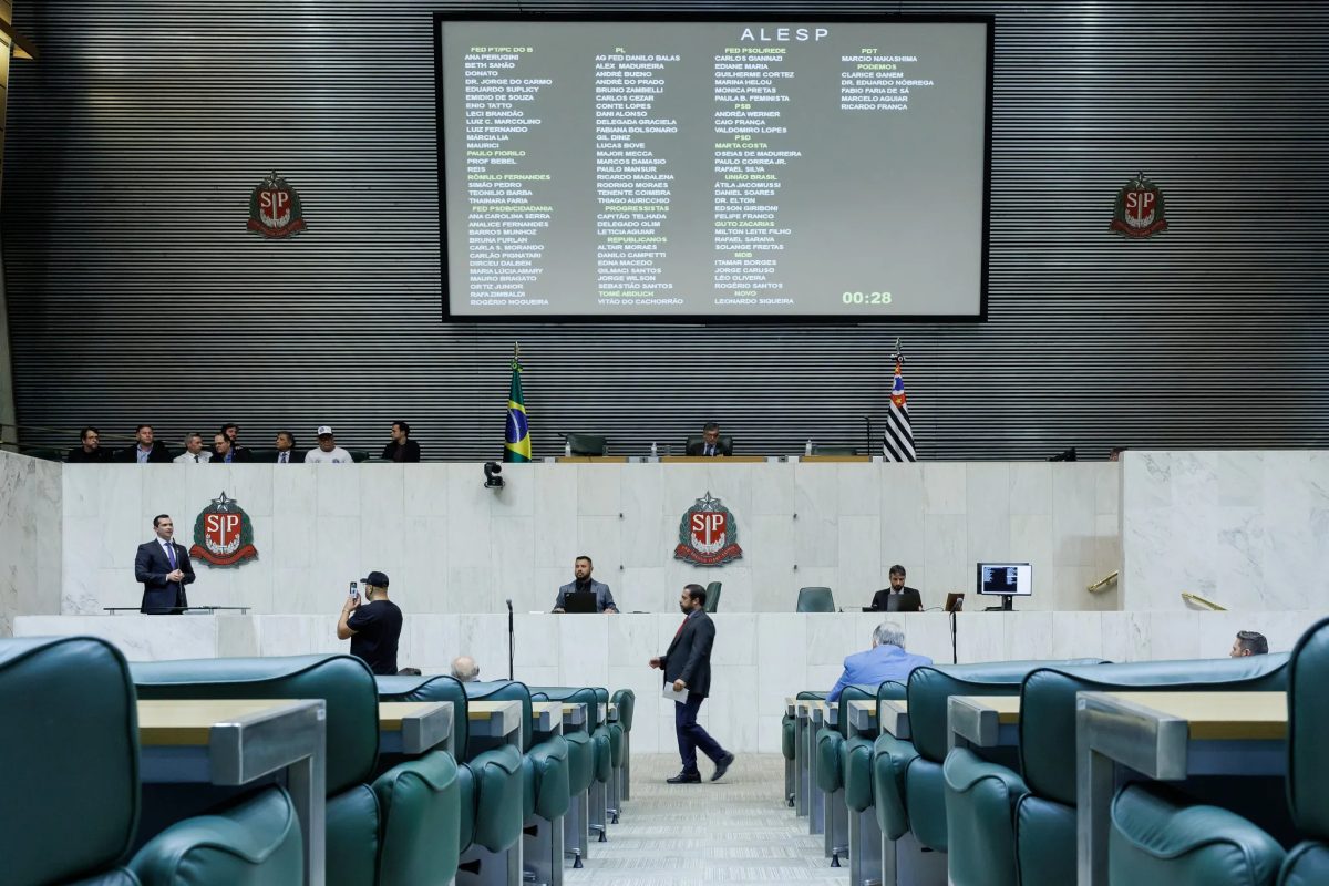 Alesp teve 55 dos 94 deputados reeleitos; renovação será de 41,5%