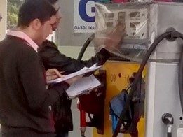 ANP fiscaliza sete postos de combustíveis no Paraná e multa um