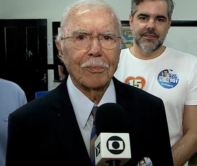 Após receber alta hospitalar, José Sarney vota em São Luís neste domingo (4)
