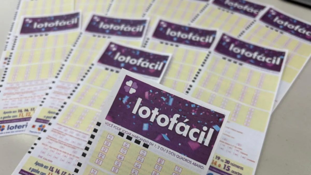 Aposta de cidade de 11 habitantes do Paraná acerta todos os números da Lotofácil e ganha mais de R$ 445 mil