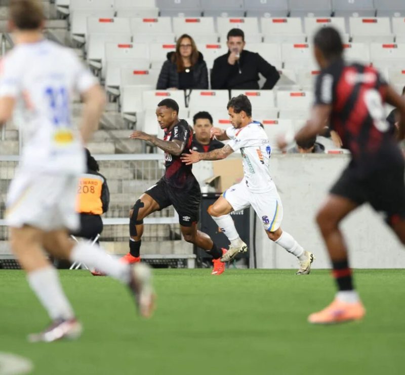 Athletico vence o São Joseense e dorme na vice-liderança da Copa Paraná