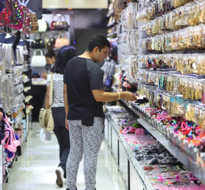 Atividade comercial cresce 3,4% de janeiro a agosto no Paraná