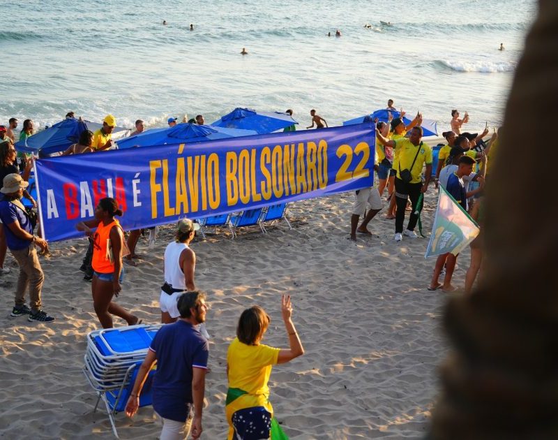 Ato cristão em Salvador prevê orações em apoio a Flávio Bolsonaro