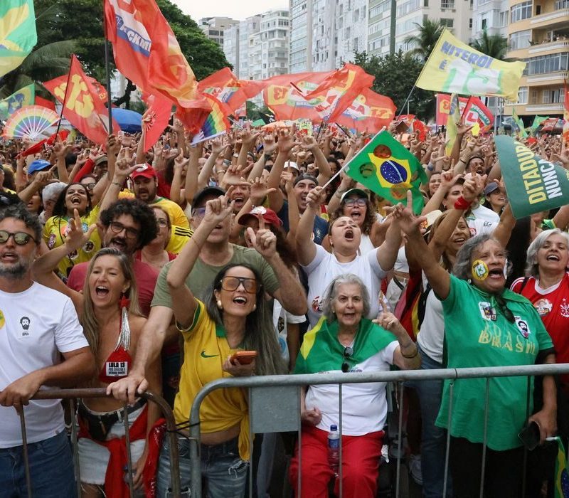 Ato em apoio à democracia e a Lula reúne milhares no Rio e Brasília