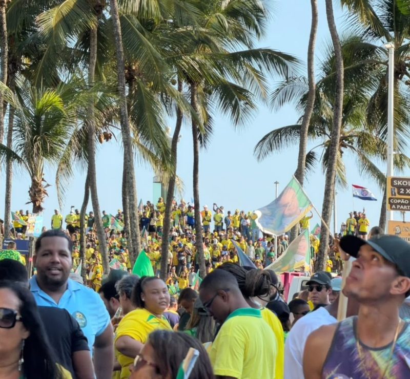 Ato pró-Bolsonaro lota o Morro do Cristo e partes da orla de Salvador