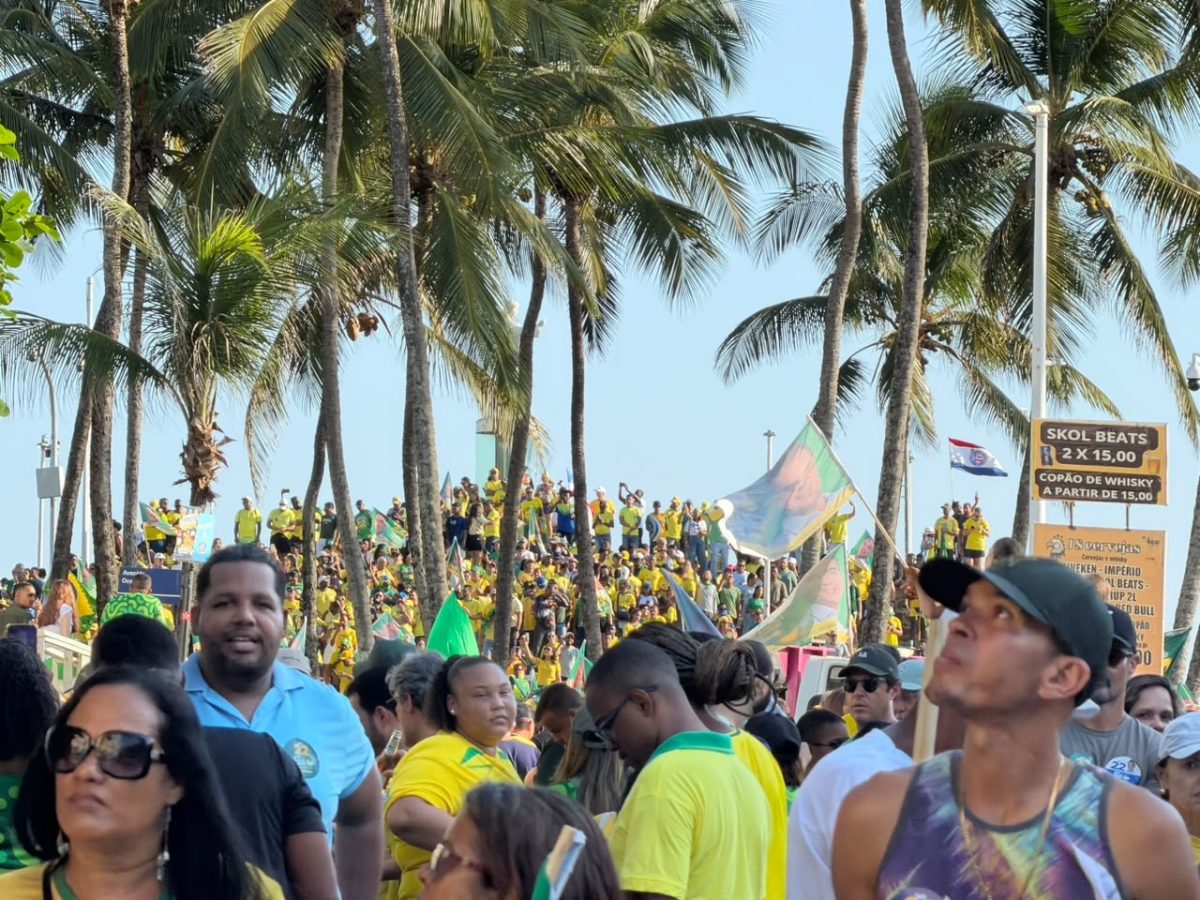 Ato pró-Bolsonaro lota o Morro do Cristo e partes da orla de Salvador